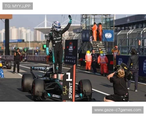 F1赛事精彩纷呈 赛季最后冲刺车队与车手争夺白热化